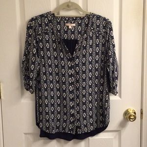 Navy blue top with ruched sleeves Large, EUC